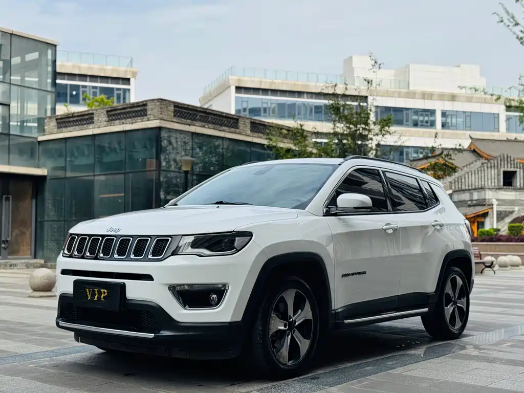 Jeep Compass 2017 — фото 1