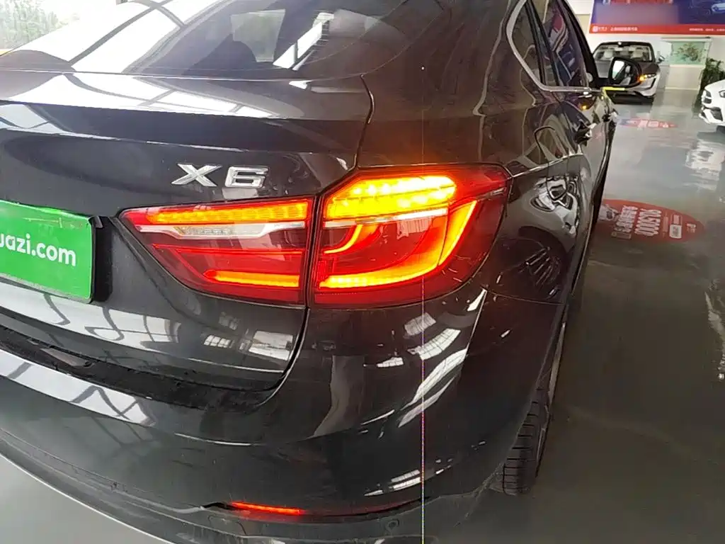 BMW X6 2015 — фото 24