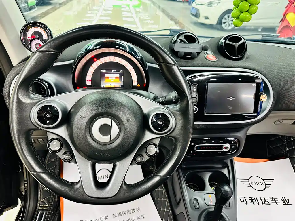 smart Fortwo 2017 — фото 39