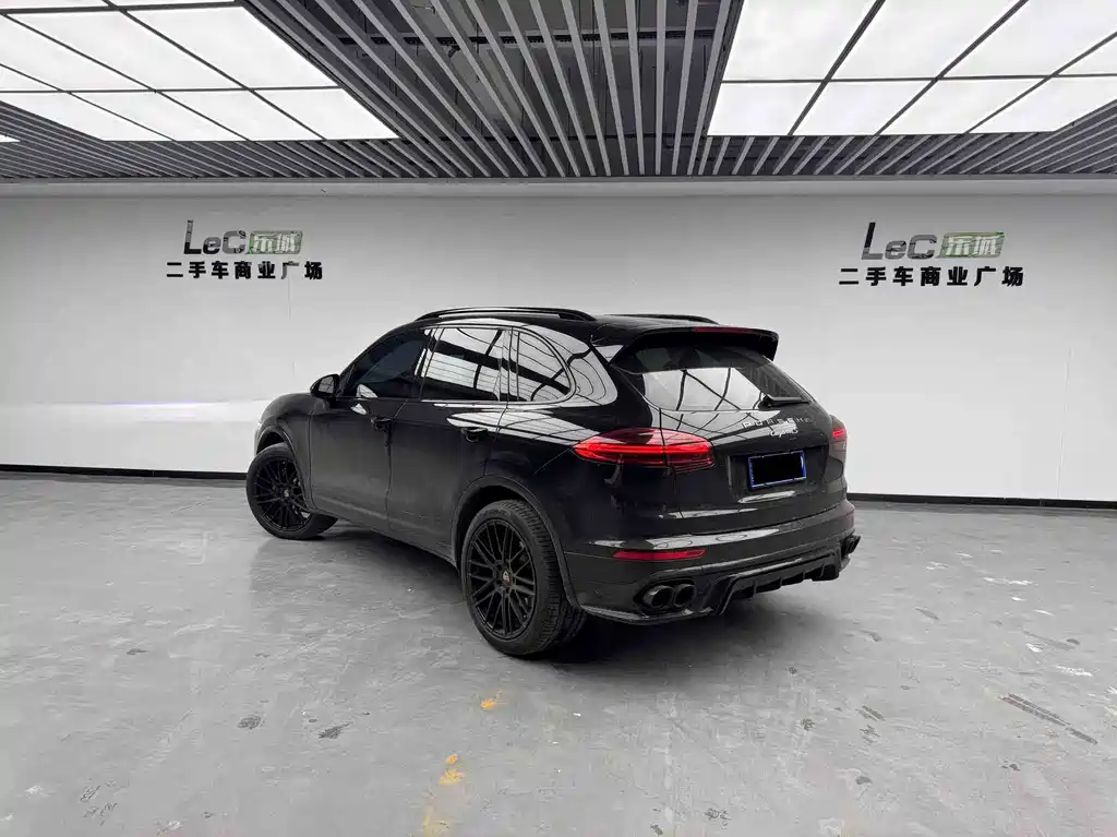 Porsche Cayenne 2017 — фото 6
