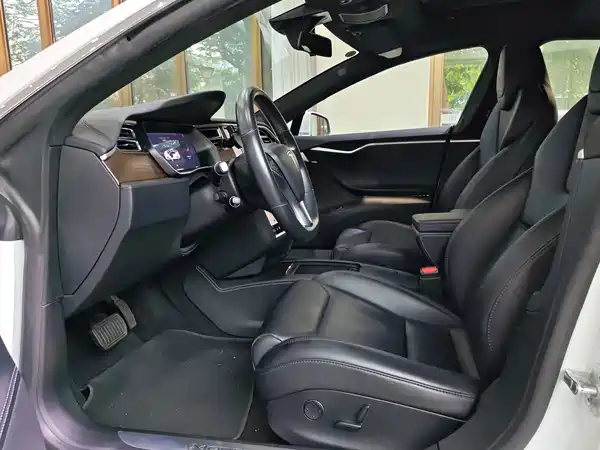 Tesla Model S 2018