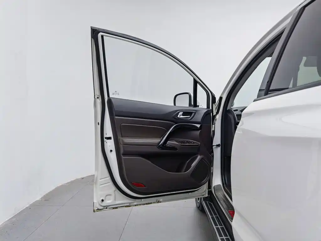 GAC Trumpchi GS4 2015 — фото 8