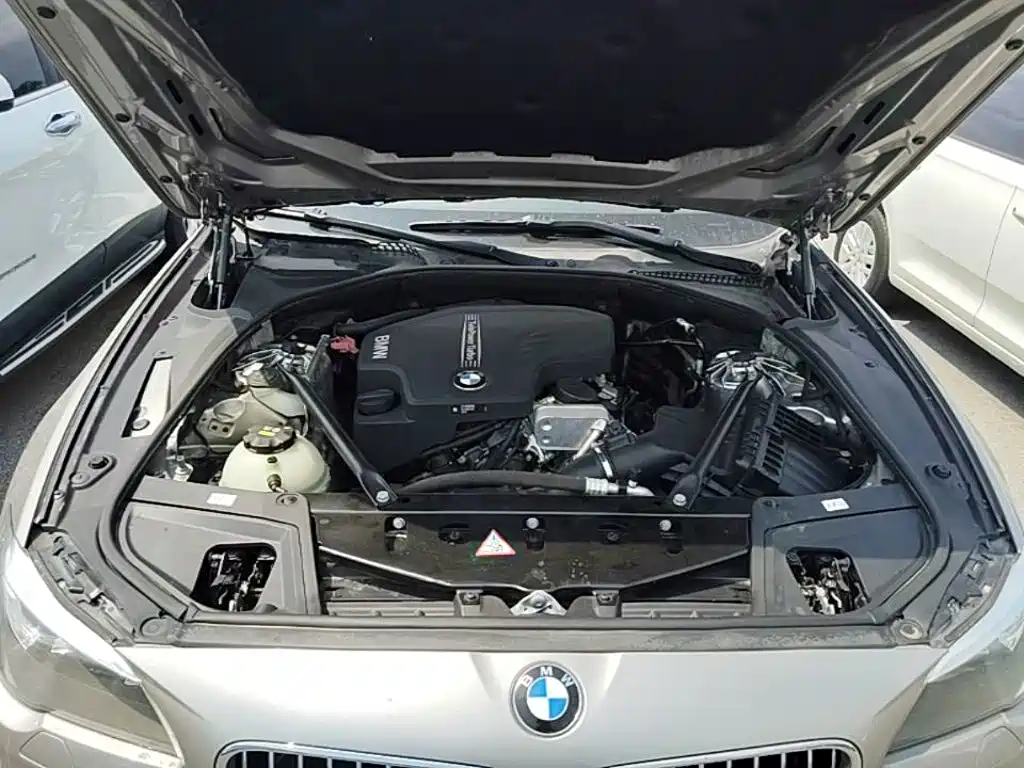 BMW 5 Series 2016 — фото 20