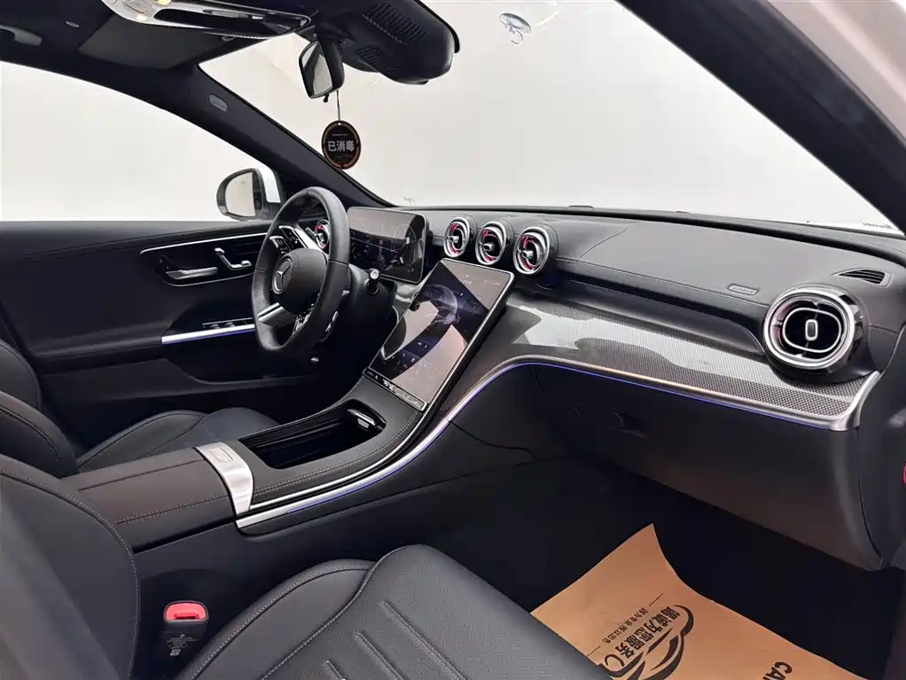 Mercedes-Benz C-Class 2024 — фото 11