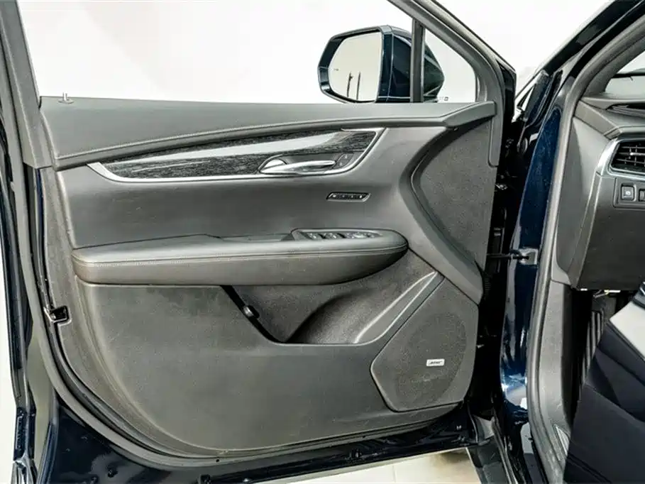 Cadillac XT5 2020 — фото 16