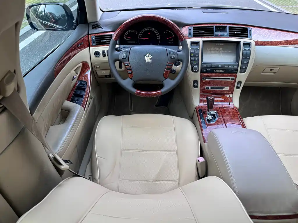 Toyota Crown 2006 — фото 12