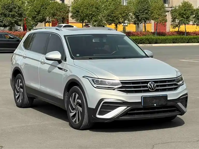 Volkswagen Tiguan L 2022 — фото 24