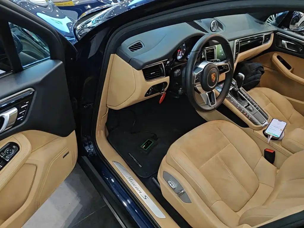 Porsche Macan 2017 — фото 16