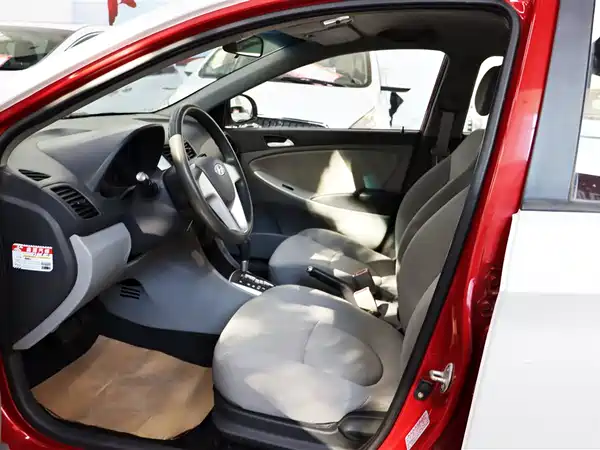 Hyundai Accent 2011