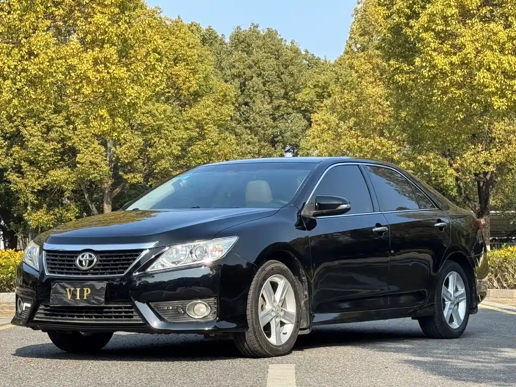 Toyota Camry 2013 — фото 1