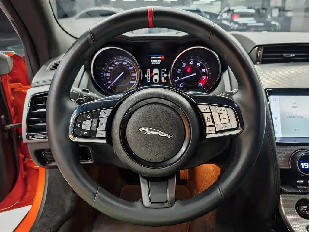 Jaguar F-TYPE 2015 — фото 17