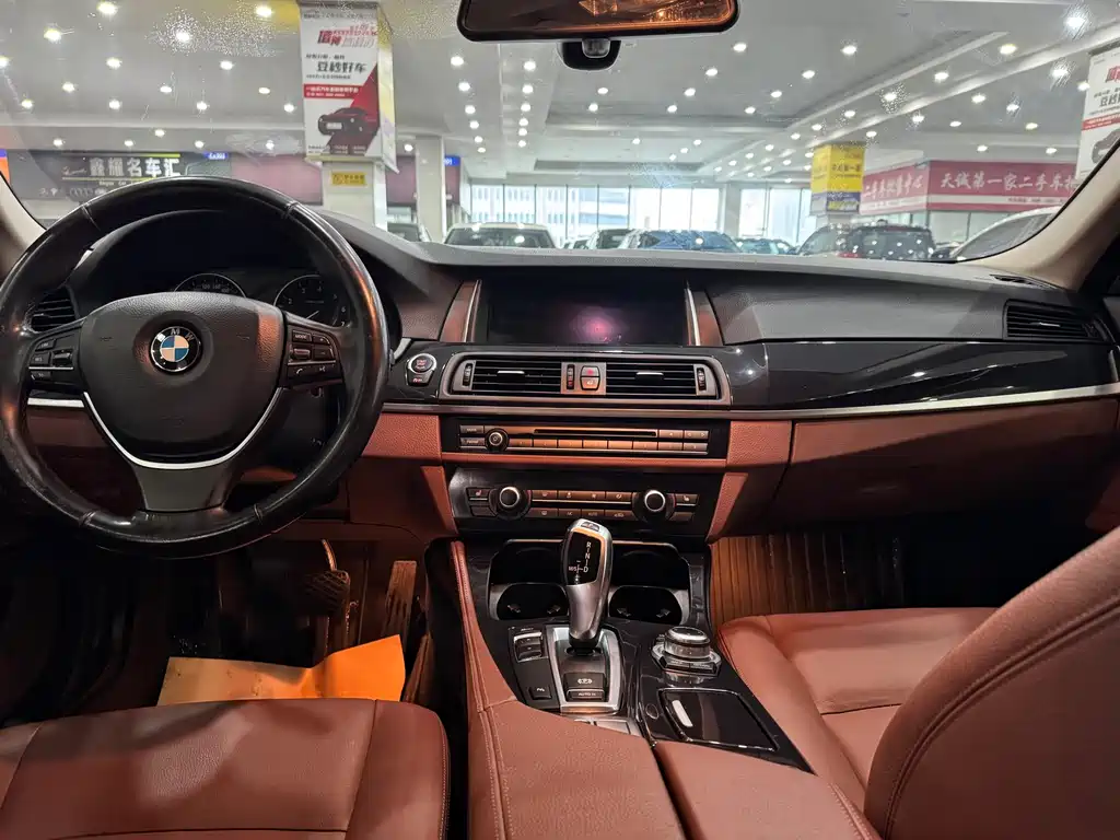 BMW 5 Series 2015 — фото 6