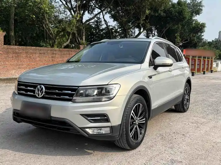 Volkswagen Tiguan L 2020 — фото 2