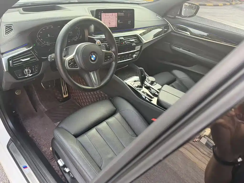 BMW 6 Series GT 2023 — фото 20