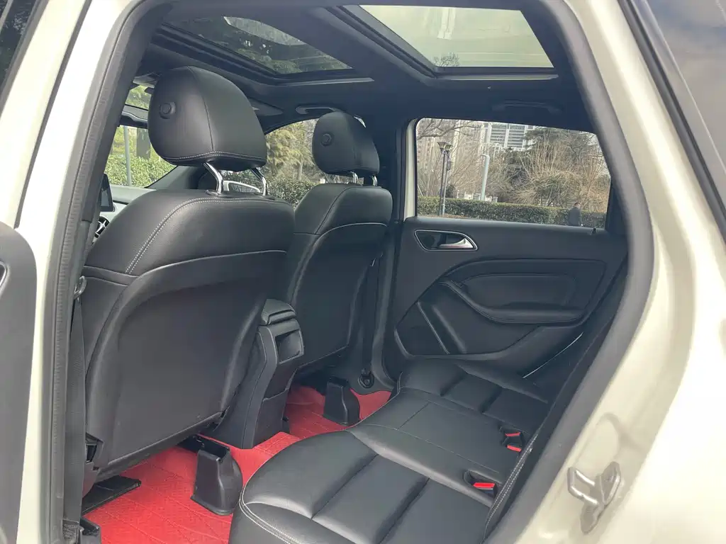 Mercedes-Benz B-Class 2017 — фото 11