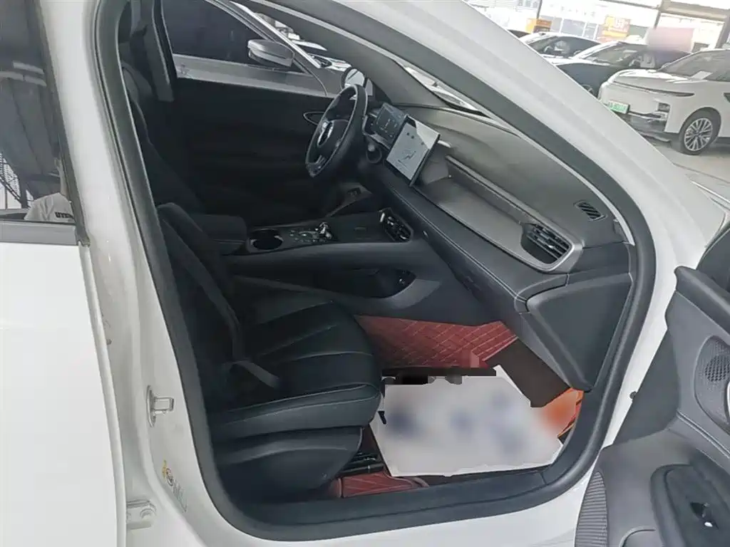 BYD Seal 05 DM-i 2025 — фото 25