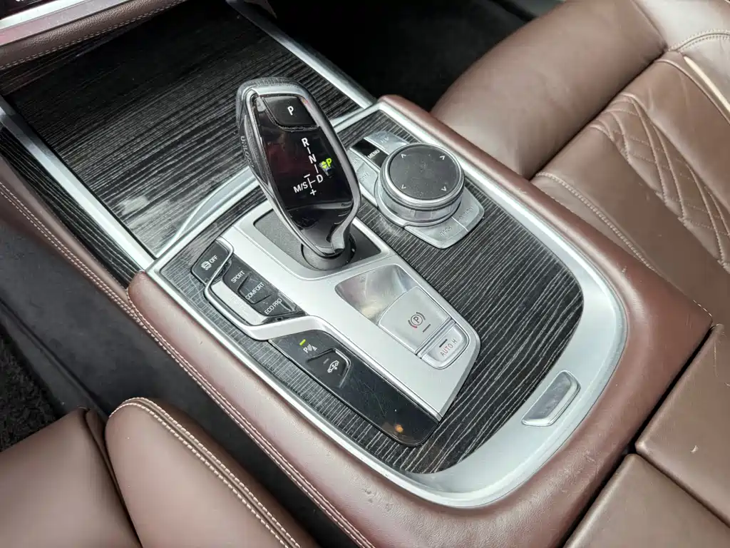BMW 7 Series 2020 — фото 14