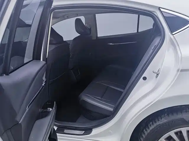 Toyota Camry 2025 — фото 14