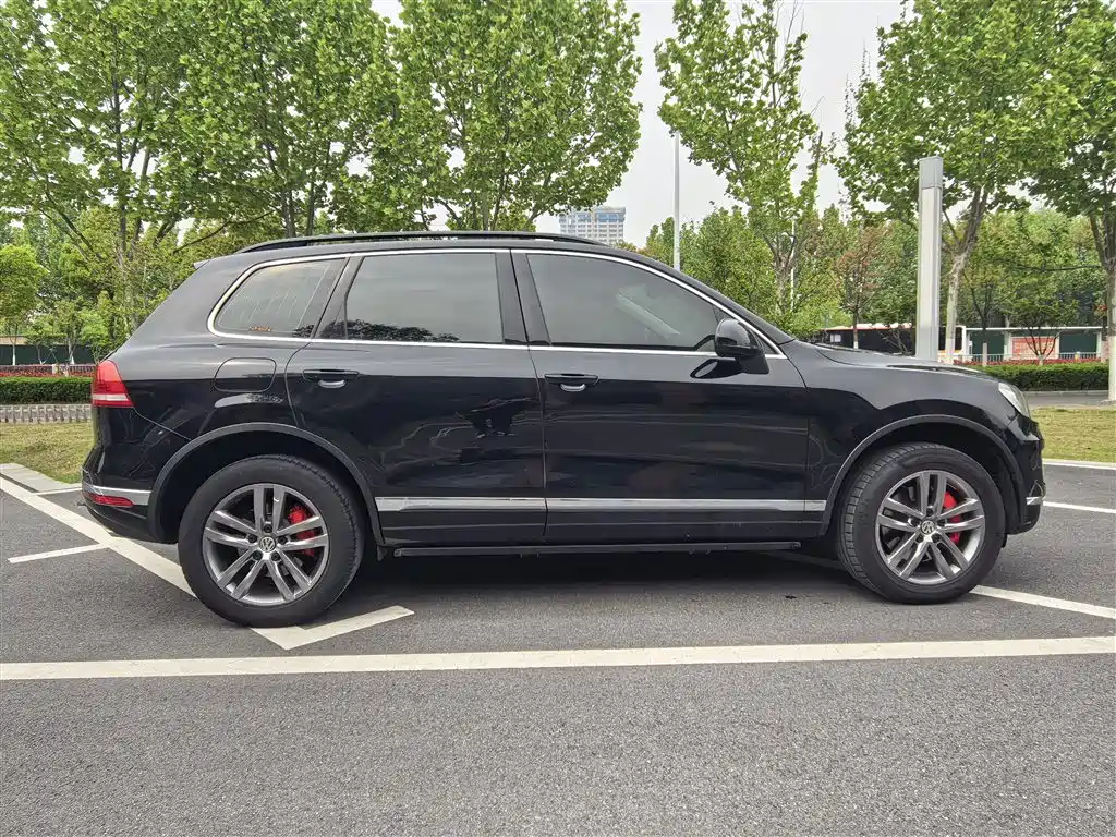 Volkswagen Touareg 2018 — фото 22