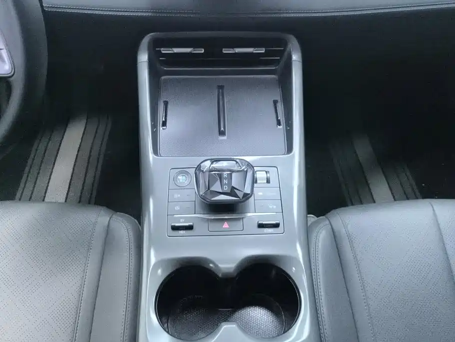 BYD Qin PLUS 2025 — фото 16