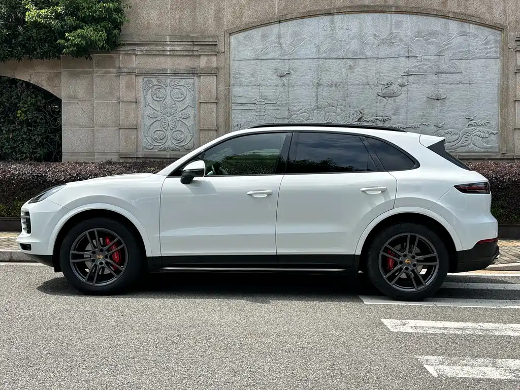 Porsche Cayenne 2020 — фото 3