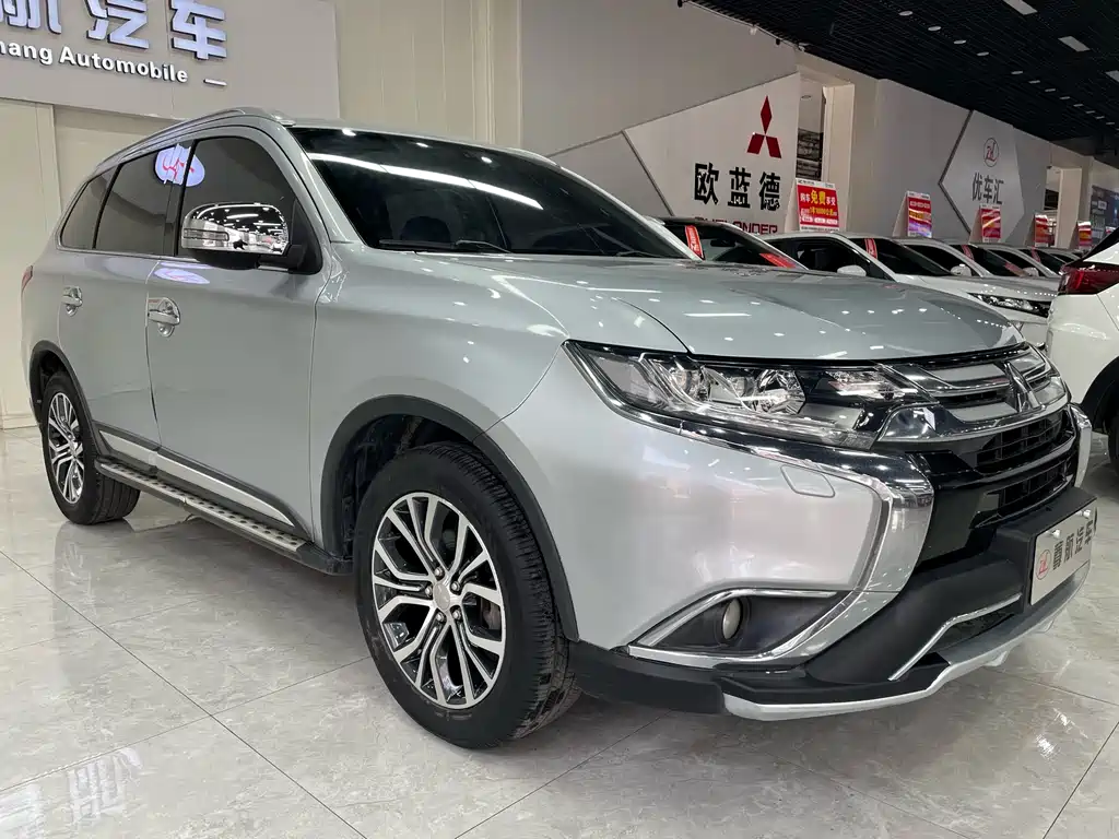 Mitsubishi Outlander 2016 — фото 10