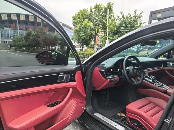 Porsche Panamera 2022