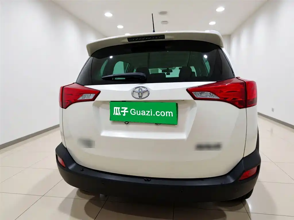 Toyota RAV4 2015
