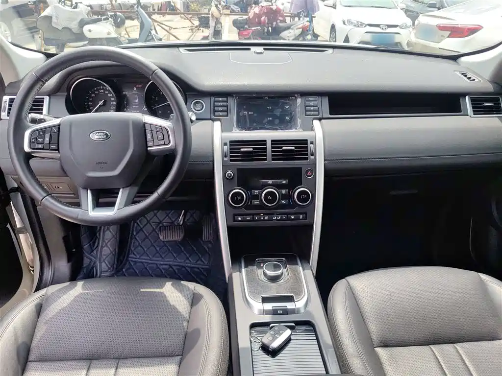 Land Rover Discovery Sport 2018 — фото 3