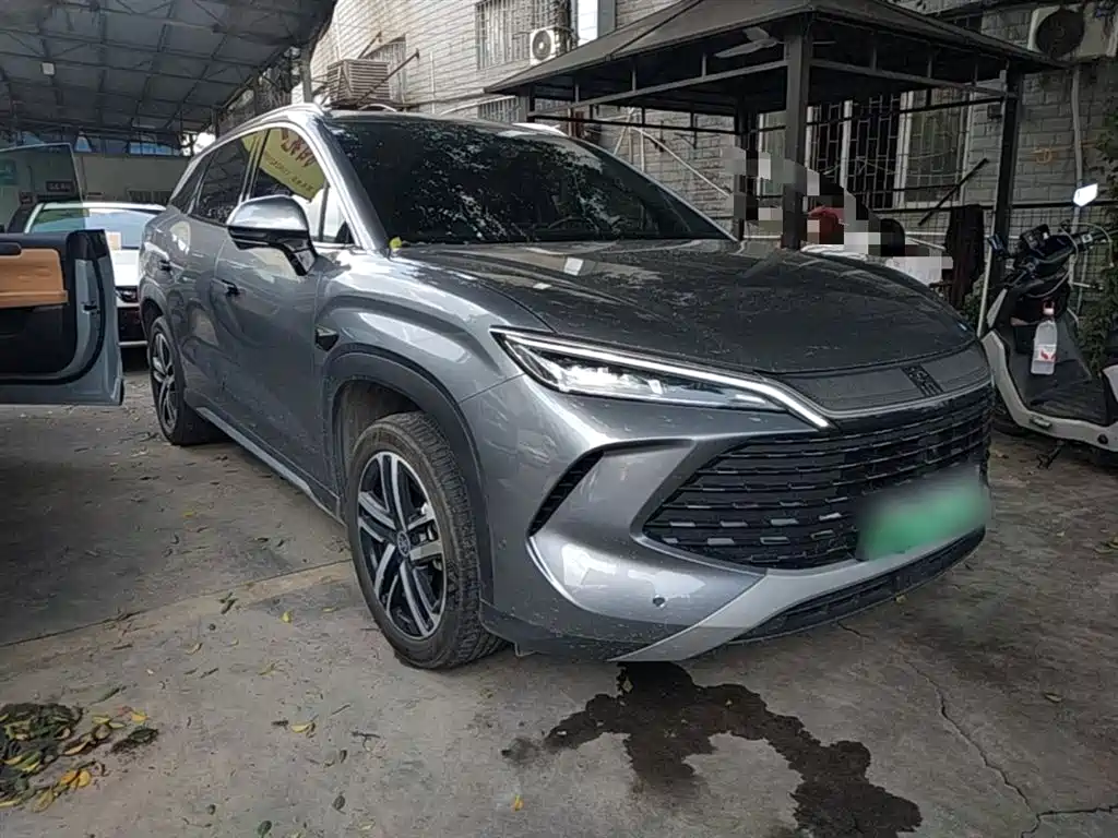 BYD L DM-i 2025 — фото 4