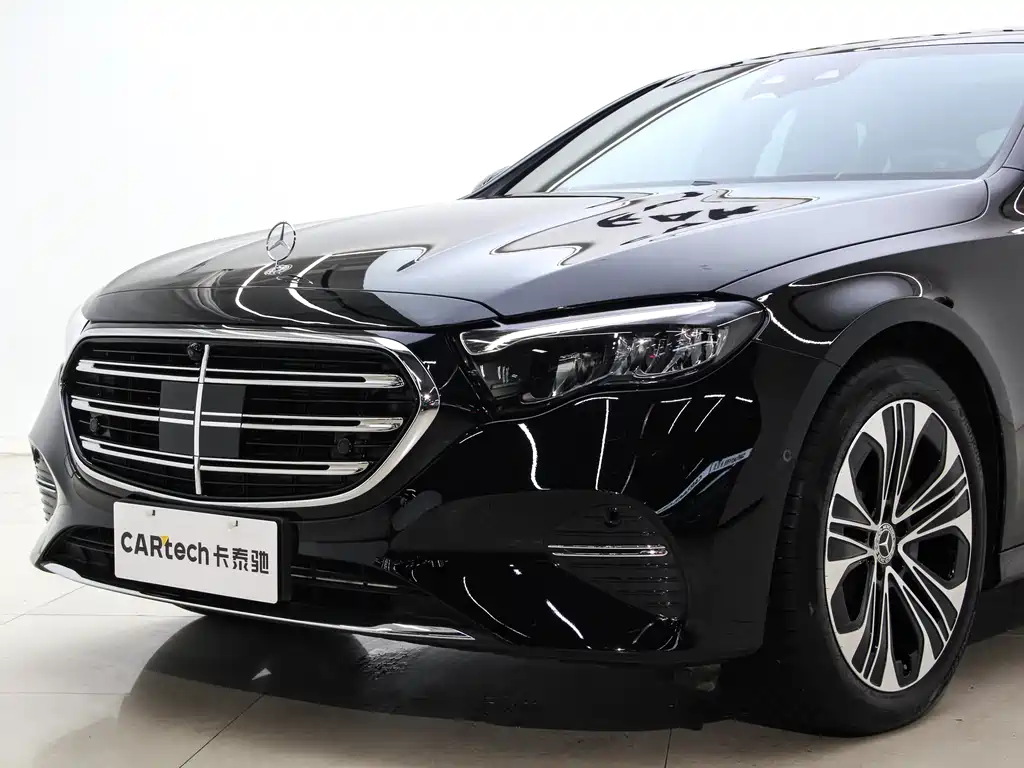 Mercedes-Benz E-Class 2025 — фото 26