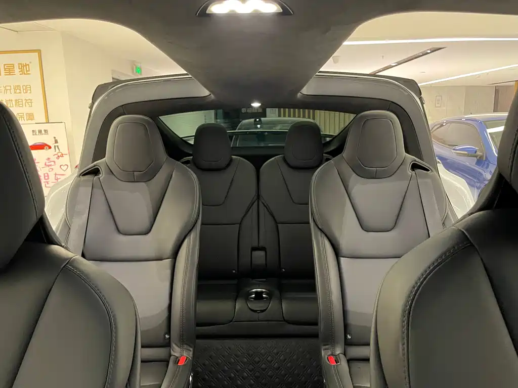 Tesla Model X 2017 — фото 11