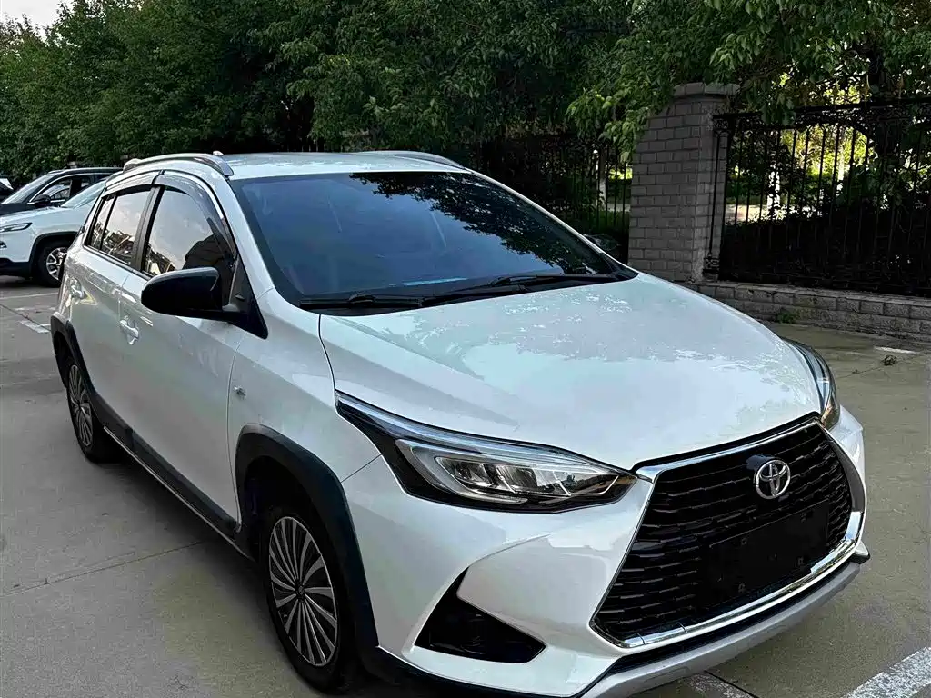 Toyota Yaris L 2021