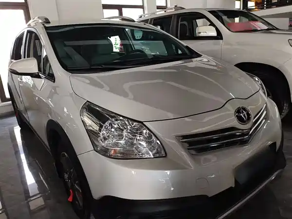Toyota Yizhi 2015