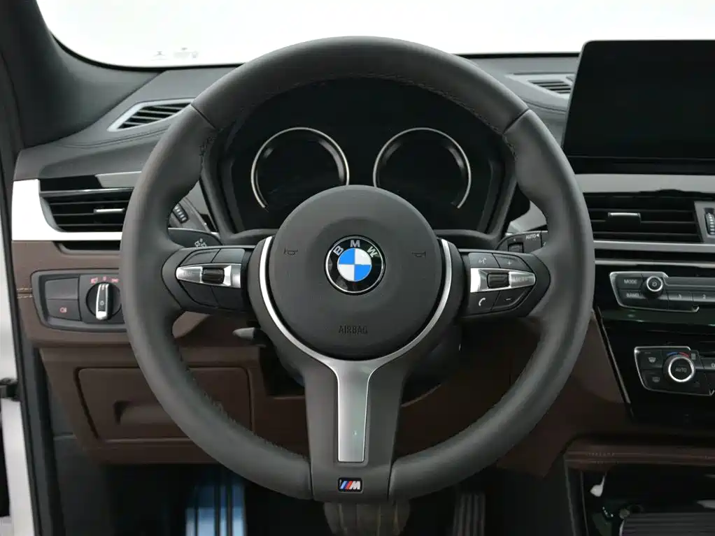 BMW X2 2023 — фото 14