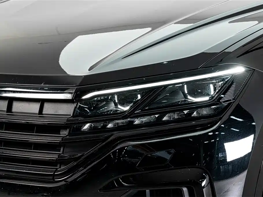 Volkswagen Touareg 2023 — фото 4