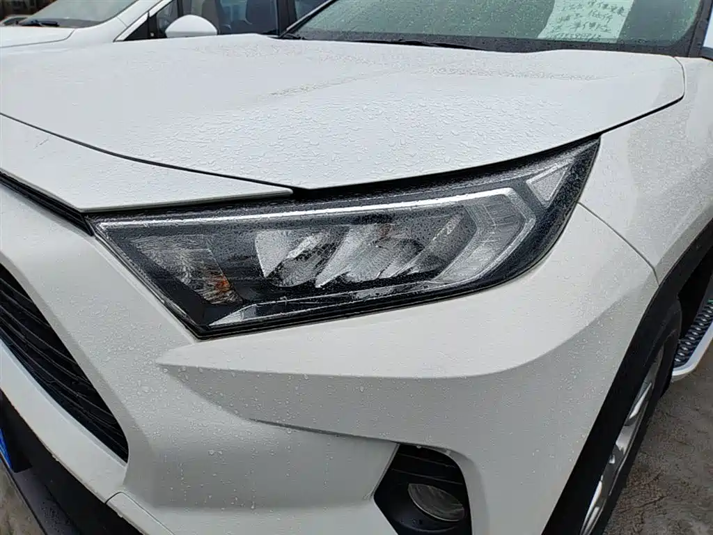 Toyota RAV4 2022 — фото 24