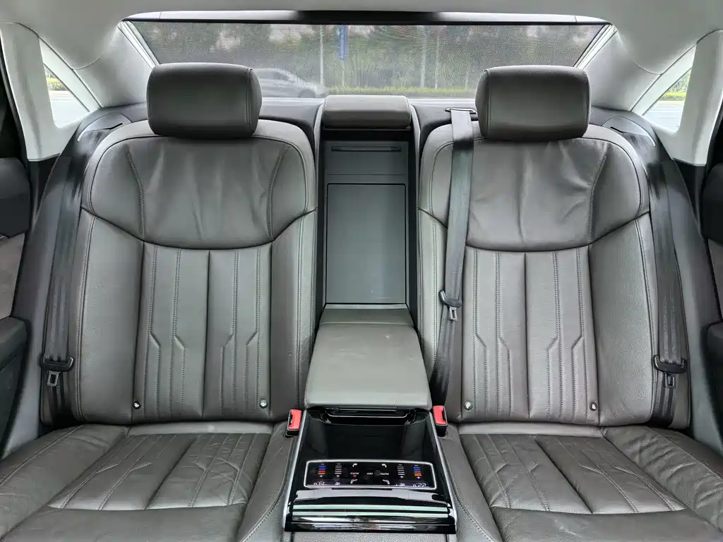Audi A8 2019 — фото 13