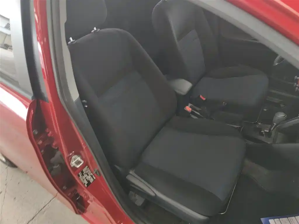 Toyota Yaris L 2018 — фото 20