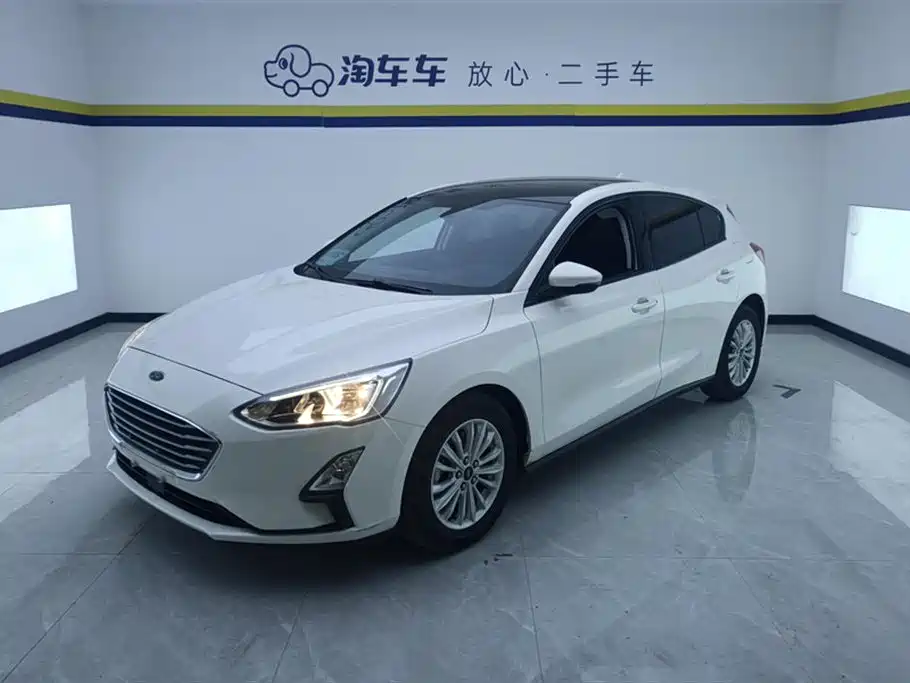 Ford Focus 2018 — фото 1