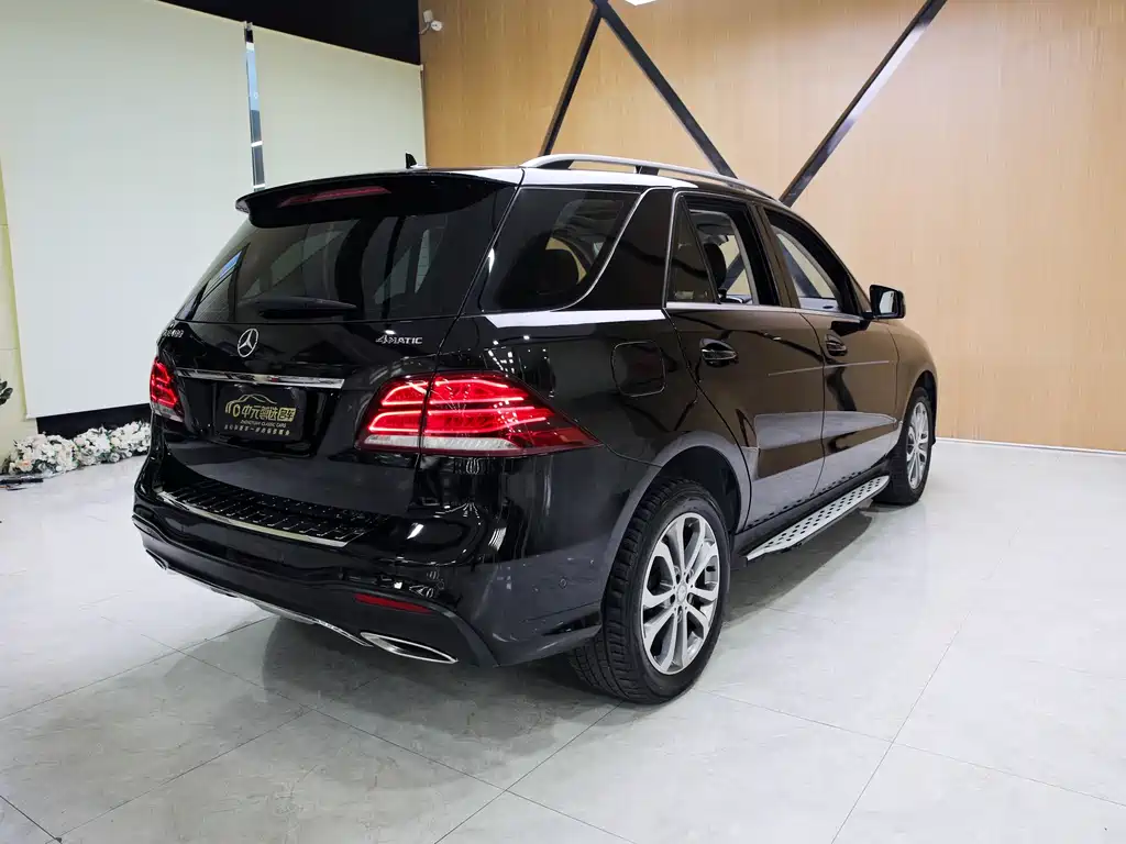 Mercedes-Benz GLE 2016 — фото 9