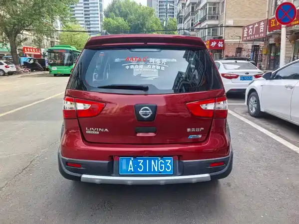 Nissan Livina 2013