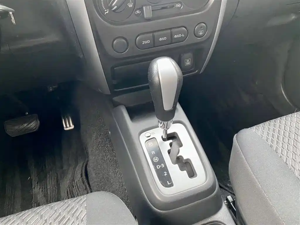Suzuki Jimny 2017 — фото 10