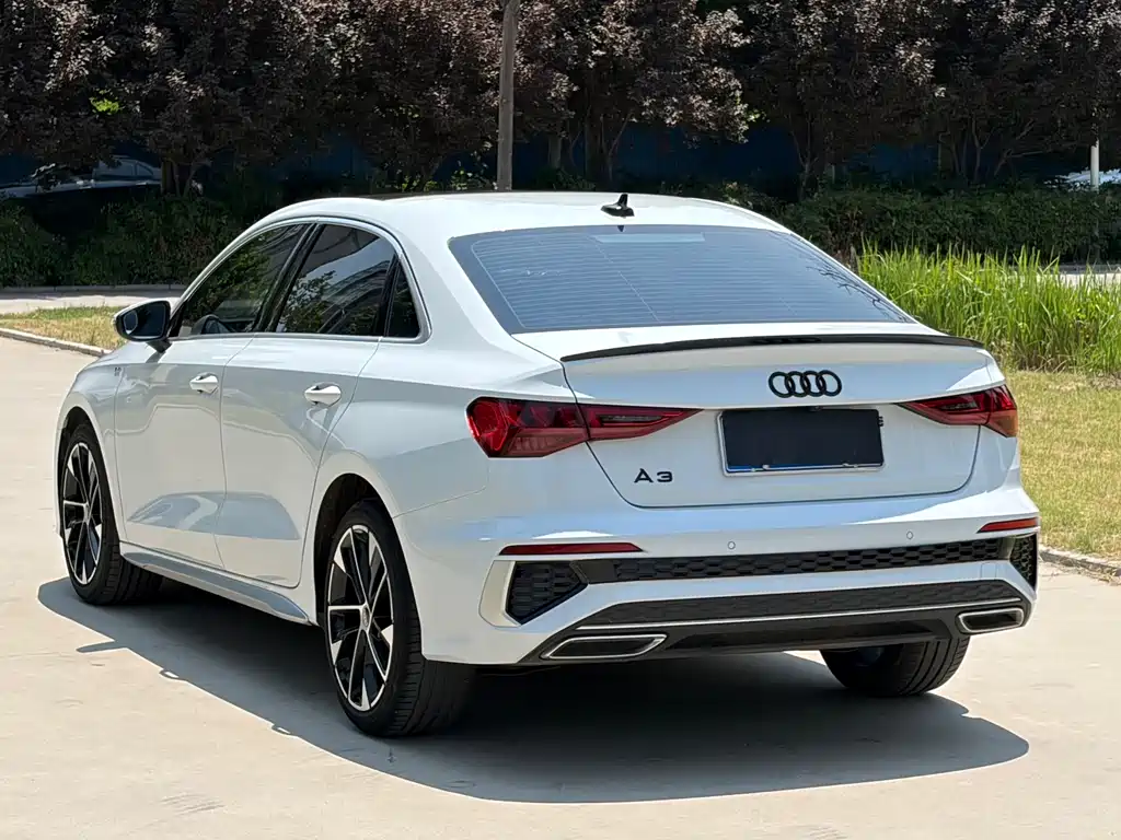 Audi A3 2023 — фото 16