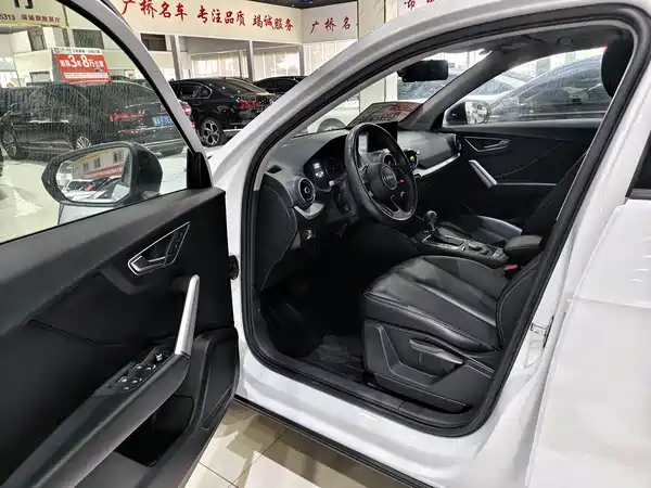 Audi Q2L 2020