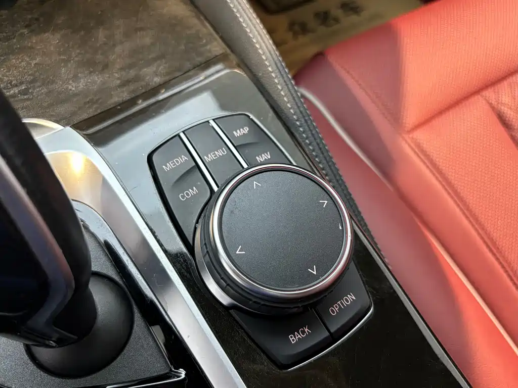 BMW 5 Series 2023 — фото 17