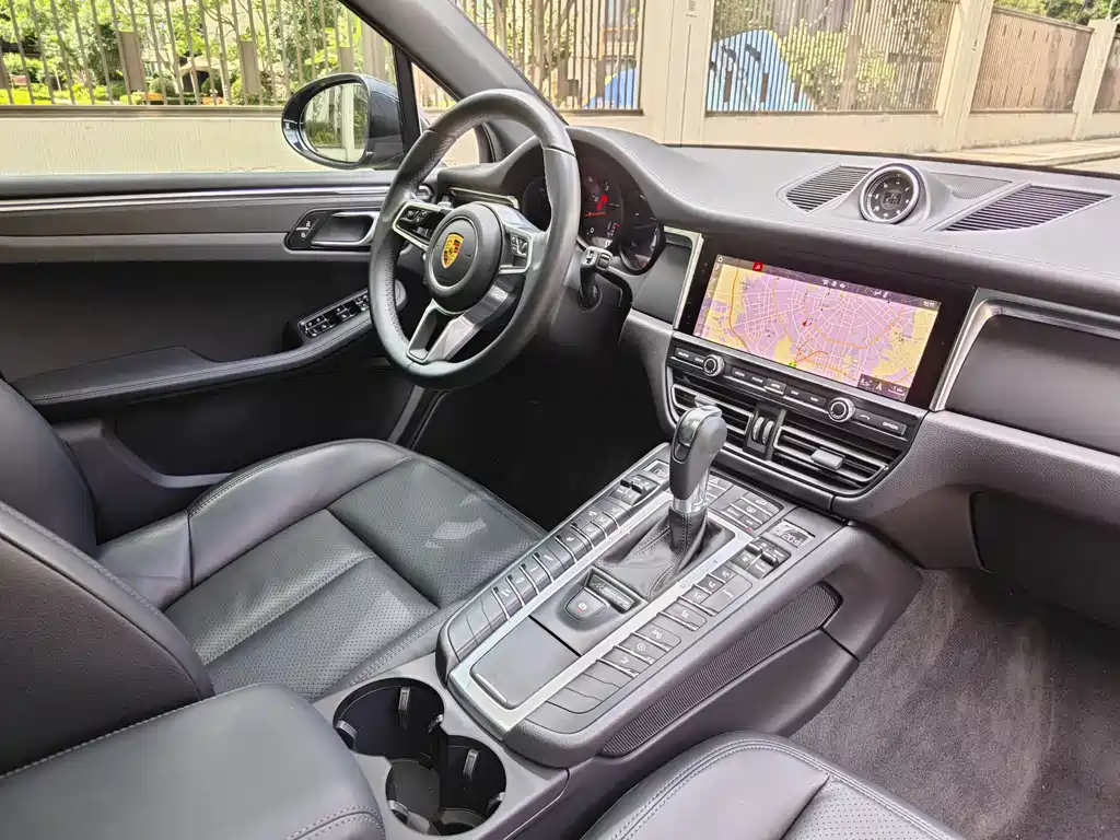 Porsche Macan 2021 — фото 23