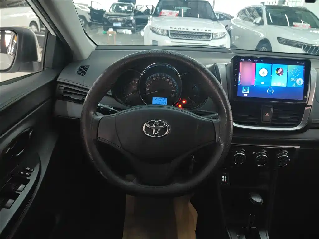 Toyota Yaris L 2019 — фото 7