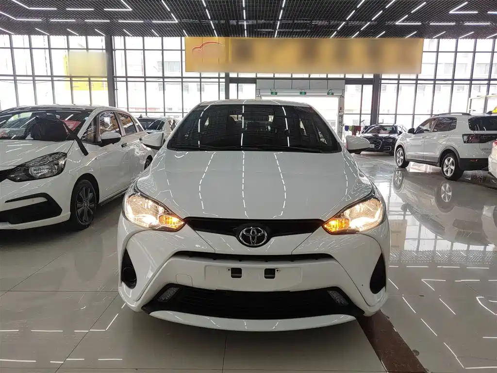 Toyota Yaris L 2019 — фото 3