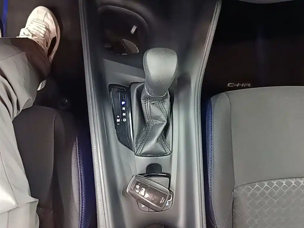 Toyota C-HR 2022 — фото 14